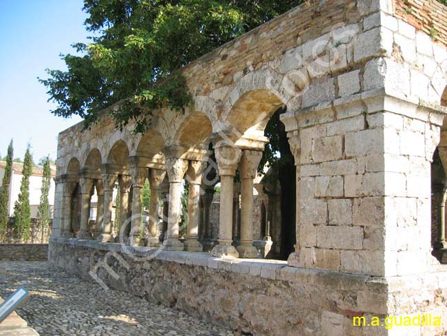 PERALADA 007 Claustro de Sant Domenec - museo