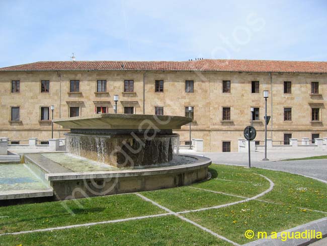 SALAMANCA - Plaza Fray Luis de Leon 006