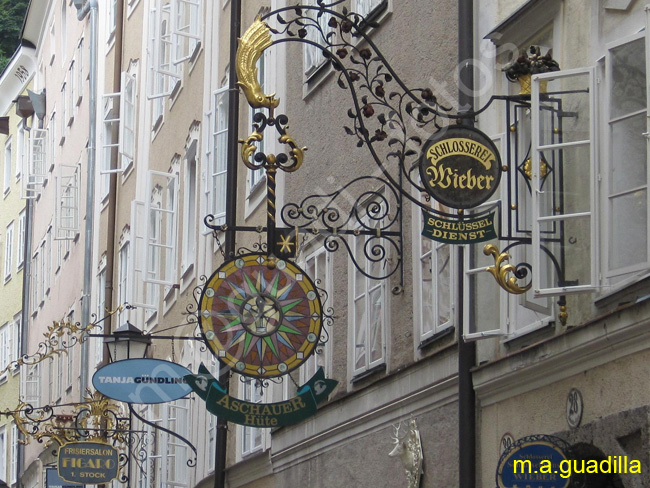 SALZBURGO - Getreidegasse 021