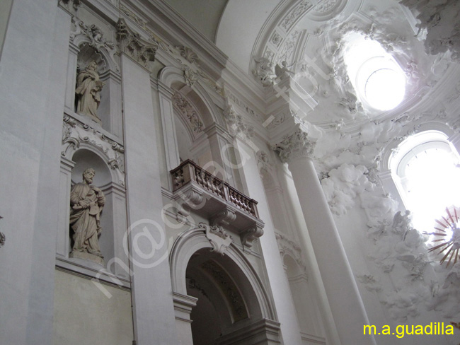 SALZBURGO - Iglesia del Colegio 008