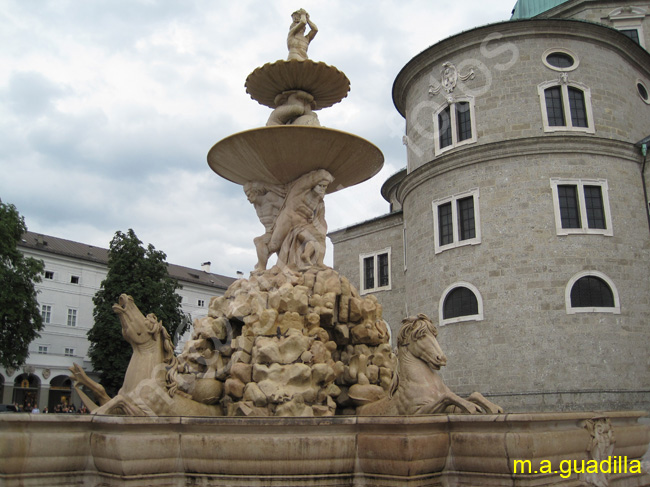 SALZBURGO - Residenzplatz 002