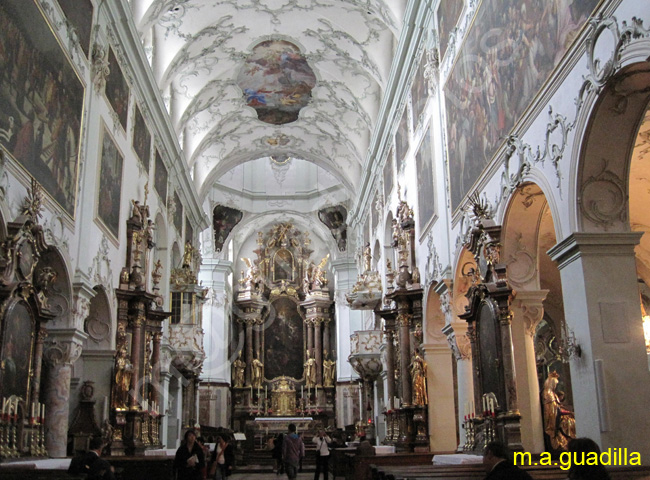 SALZBURGO - Iglesia de San Pedro 003