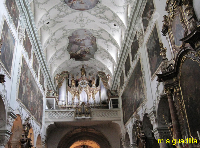 SALZBURGO - Iglesia de San Pedro 009