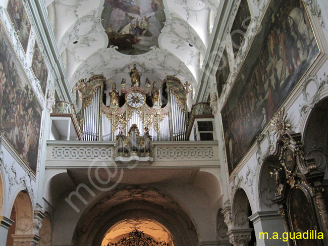 SALZBURGO - Iglesia de San Pedro 017