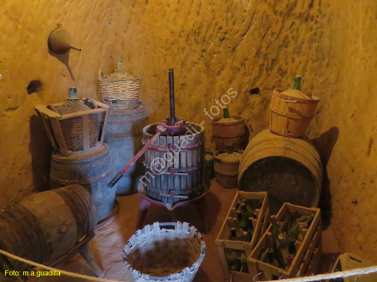 ARNEDO (157) Las cuevas de los 100 pilares