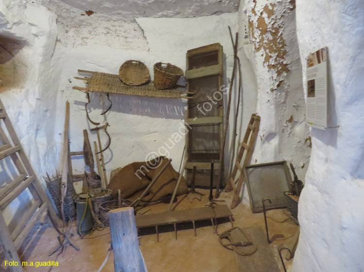 ARNEDO (158) Las cuevas de los 100 pilares