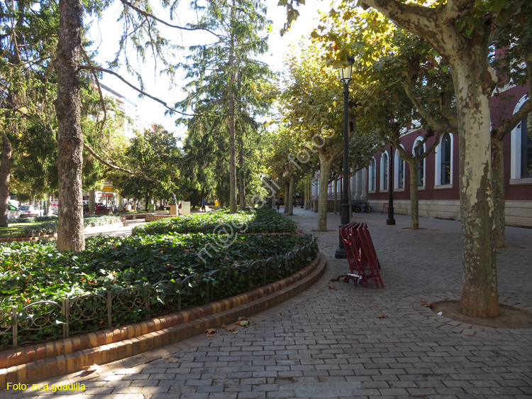 LOGROÑO (254) Jardin Calles Muro del Carmen y de Cervantes