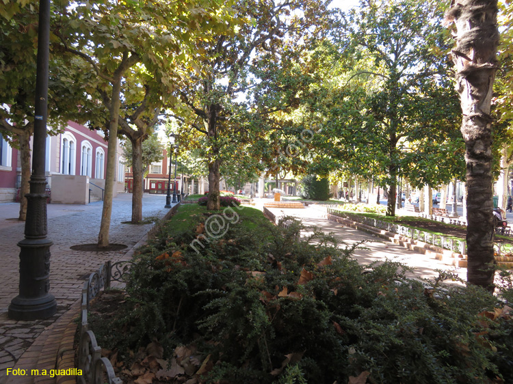 LOGROÑO (256) Jardin Calles Muro del Carmen y de Cervantes