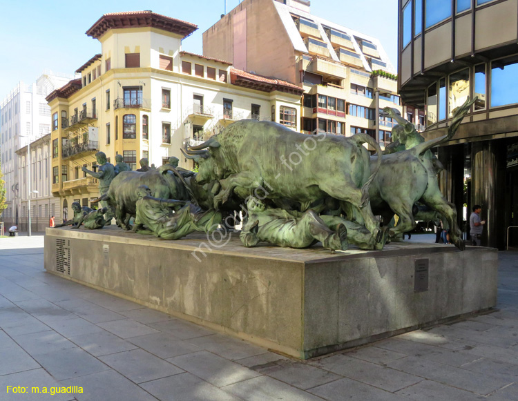 PAMPLONA (251) Monumento al Encierro