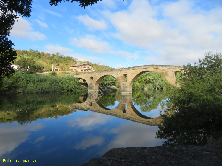 PUENTE LA REINA (101) Puente Romanico