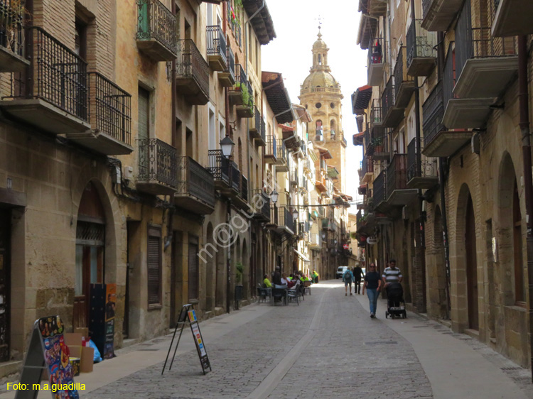 PUENTE LA REINA (119) Calle Mayor