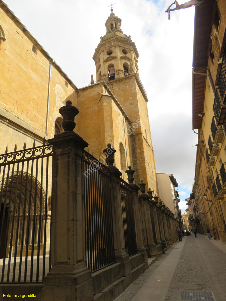 PUENTE LA REINA (130) Iglesia de Santiago