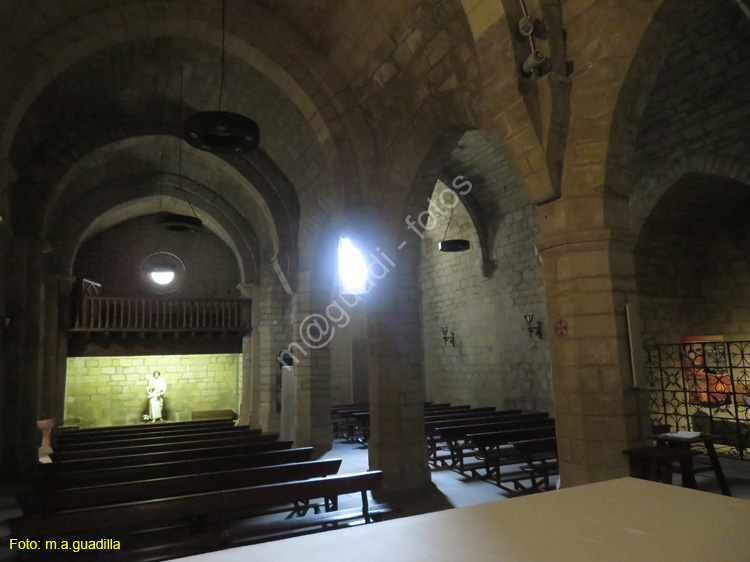 PUENTE LA REINA (172) Iglesia del Crucifijo