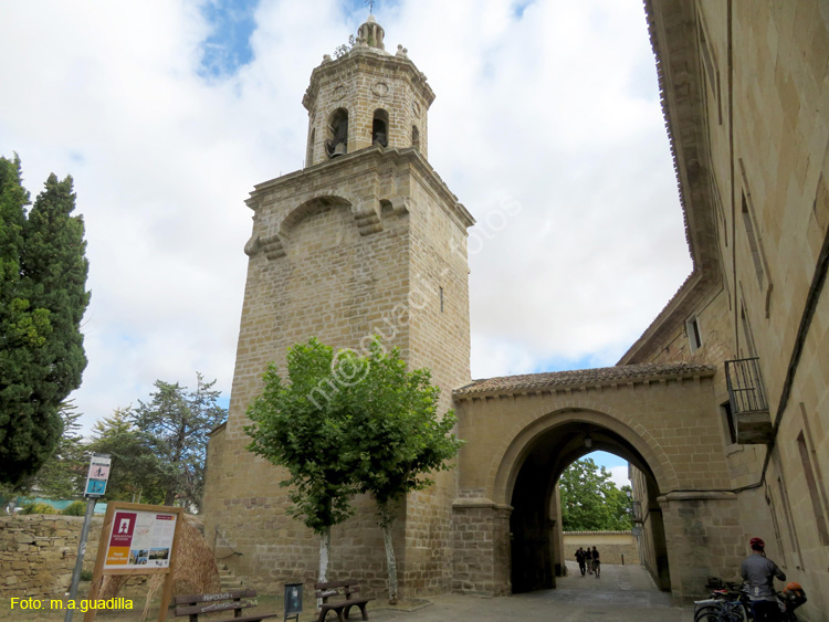 PUENTE LA REINA (180) Iglesia del Crucifijo