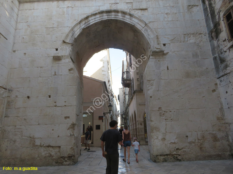Split (127) Puerta de Hierro del Palacio de Diocleciano
