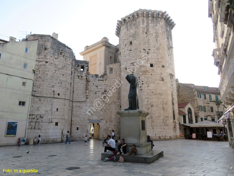 Split (297) Plaza de la Fruta
