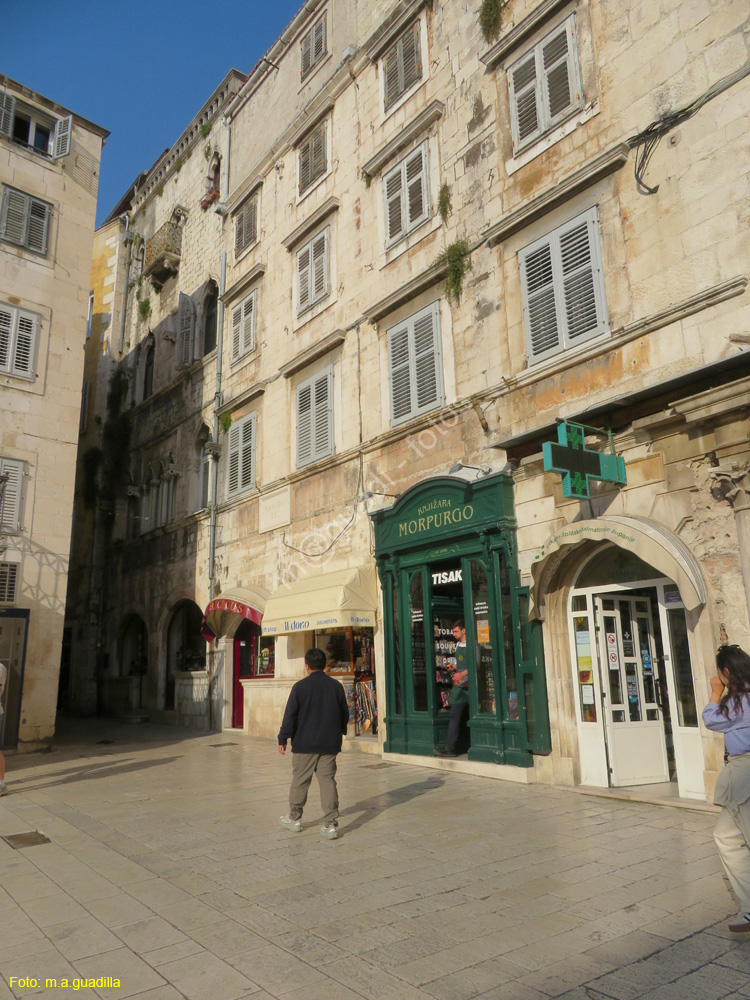 Split (313) Plaza del Pueblo - libreria Morpurgo