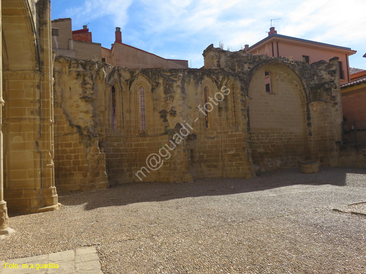 VIANA (181) Ruinas de la Iglesia de San Pedro
