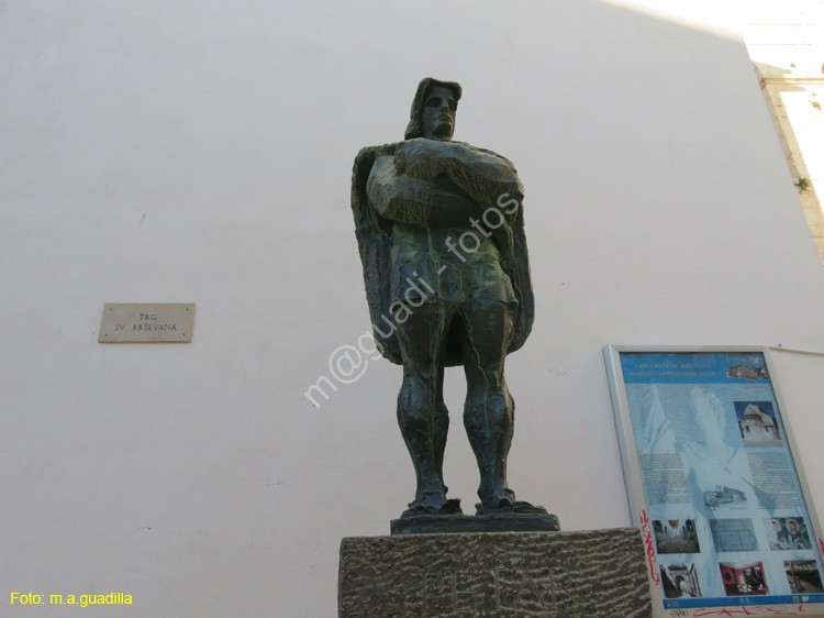Zadar (186) estatua de Petar Zoranic